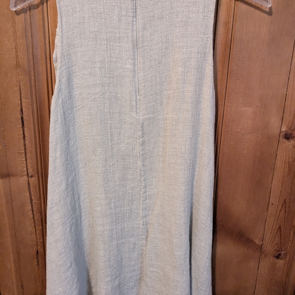 Sleeveless Light Gray Dress - Picture 2 of 4